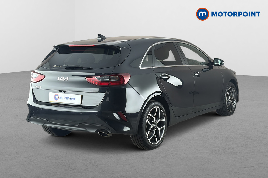 KIA Ceed 3 Manual Petrol Hatchback - Stock Number (1689606) - Passenger side rear corner