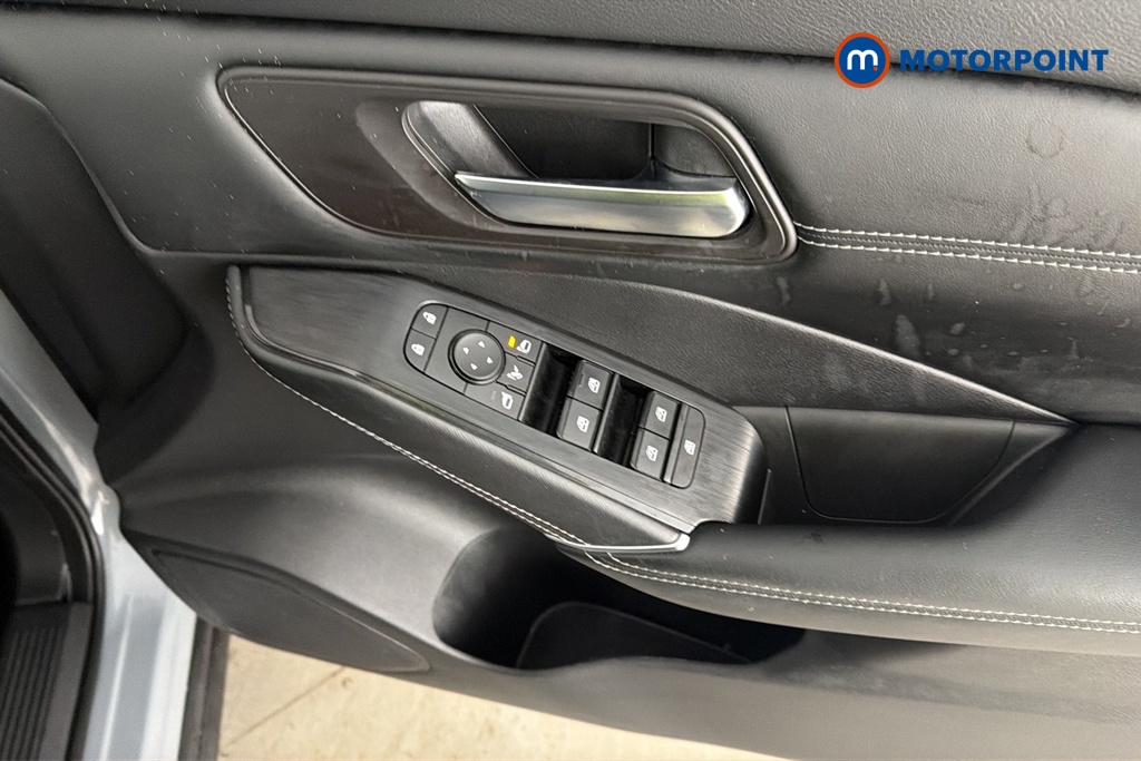 Nissan Qashqai N-Connecta Manual Petrol SUV - Stock Number (1689804) - 19th supplementary image