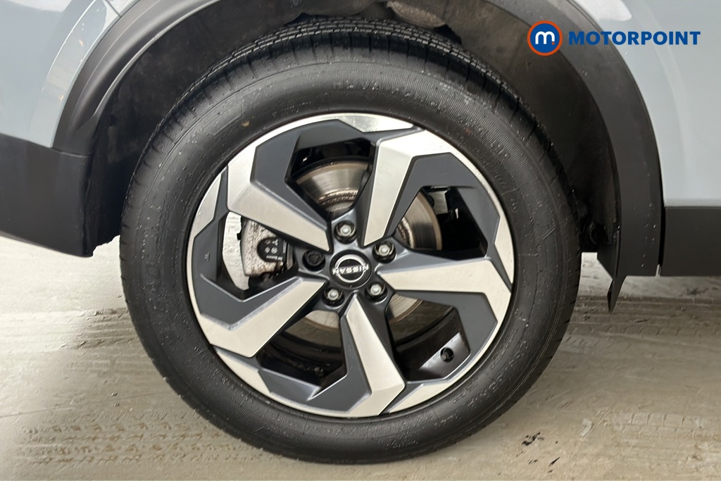 Nissan Qashqai N-Connecta Manual Petrol SUV - Stock Number (1689804) - 46th supplementary image