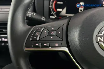 Nissan Juke N-Connecta Manual Petrol SUV - Stock Number (1690283) - 4th supplementary image