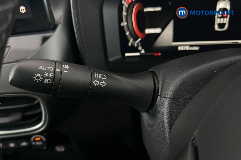 Nissan Juke N-Connecta Manual Petrol SUV - Stock Number (1690283) - 5th supplementary image