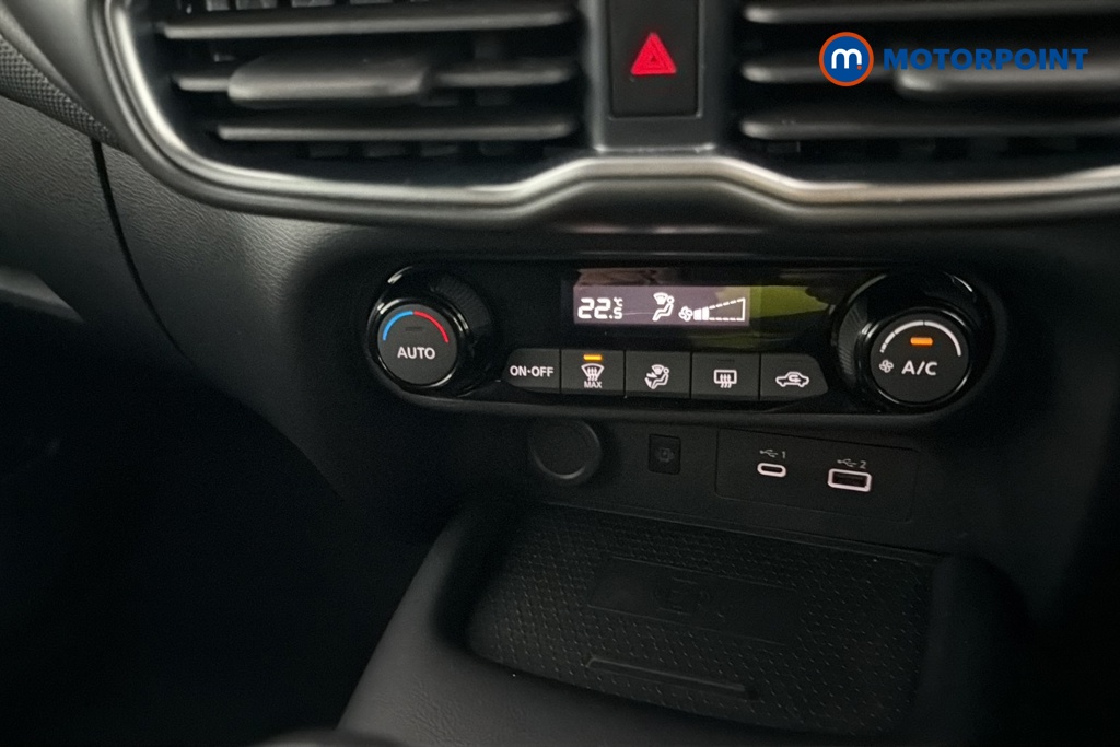 Nissan Juke N-Connecta Manual Petrol SUV - Stock Number (1690283) - 12th supplementary image