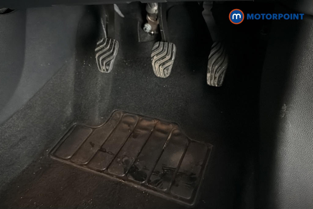 Nissan Juke N-Connecta Manual Petrol SUV - Stock Number (1690283) - 24th supplementary image