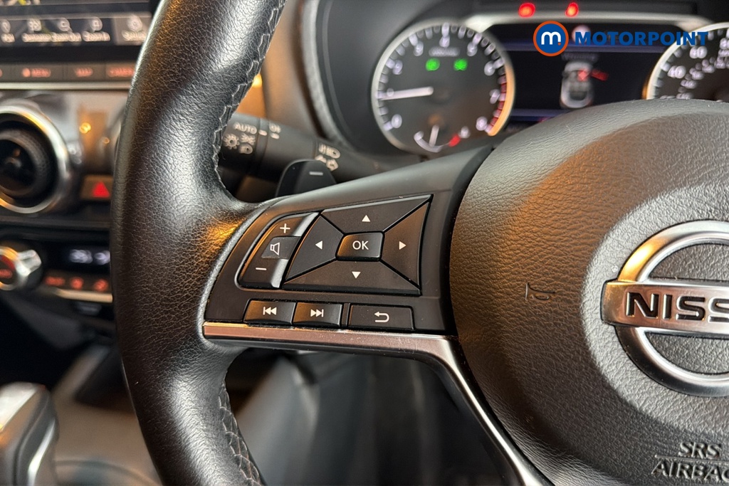 Nissan Juke N-Connecta Automatic Petrol SUV - Stock Number (1676095) - 4th supplementary image