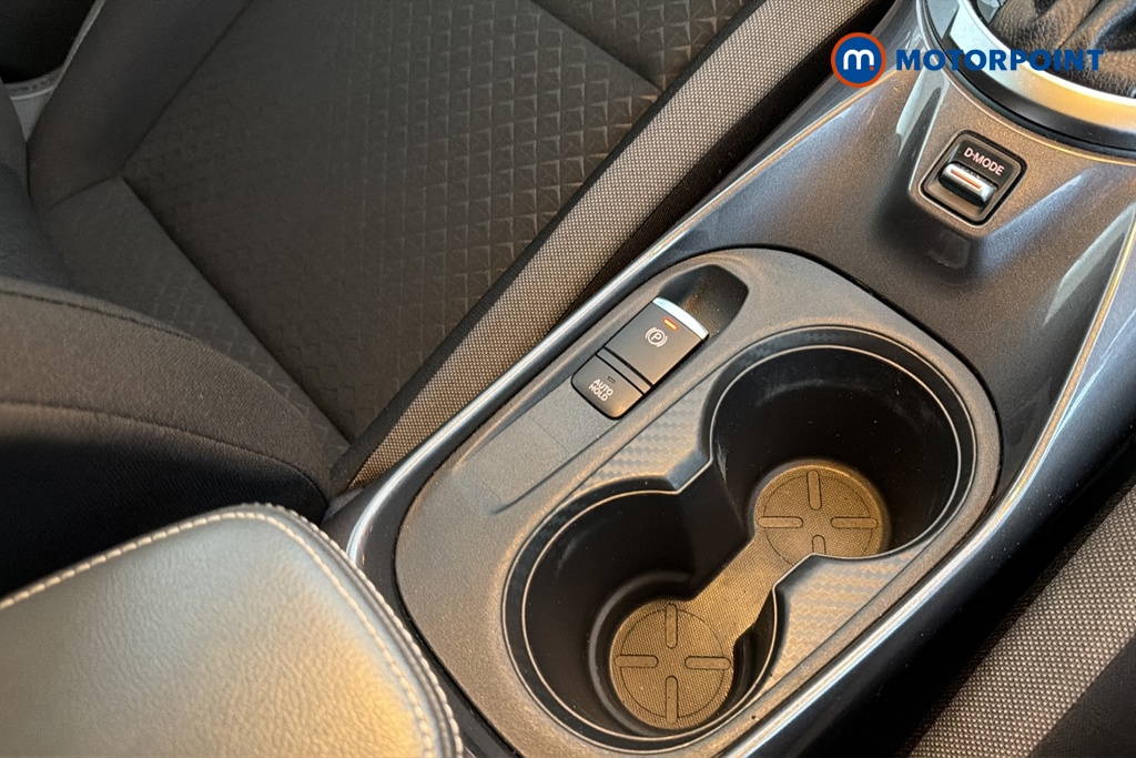 Nissan Juke N-Connecta Automatic Petrol SUV - Stock Number (1676095) - 16th supplementary image