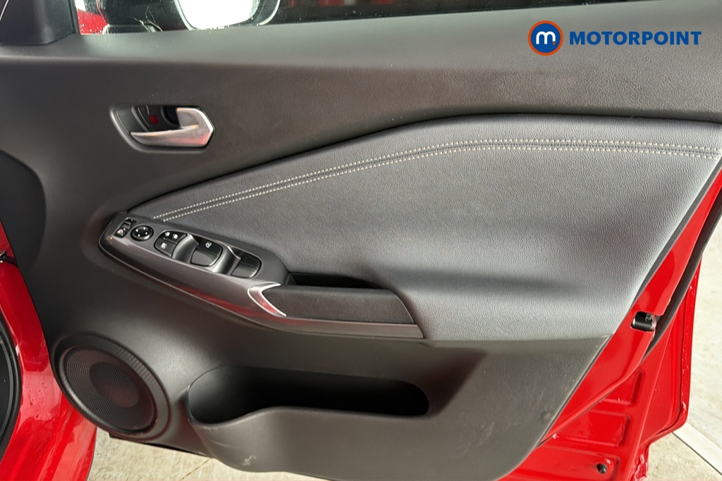 Nissan Juke N-Connecta Automatic Petrol SUV - Stock Number (1676095) - 18th supplementary image