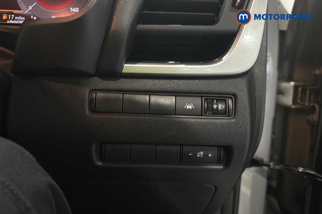 Nissan Qashqai N-Connecta Automatic Petrol-Electric Hybrid SUV - Stock Number (1681538) - 11th supplementary image