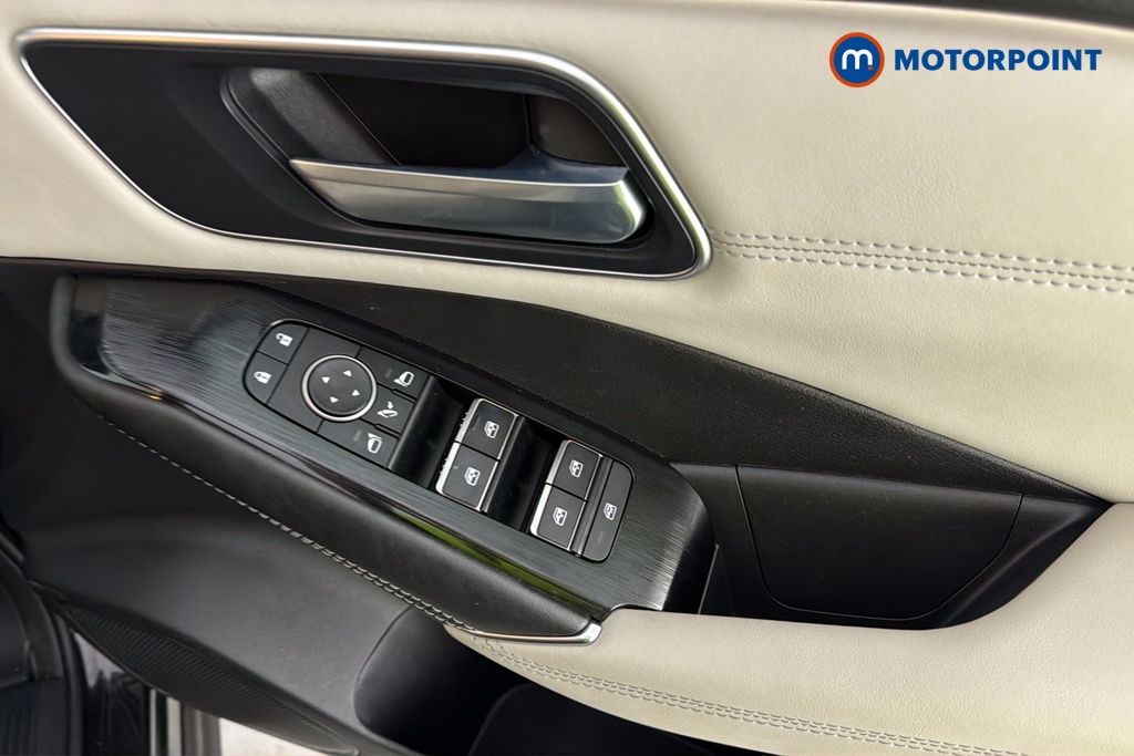 Nissan Qashqai Tekna Manual Petrol SUV - Stock Number (1682532) - 19th supplementary image