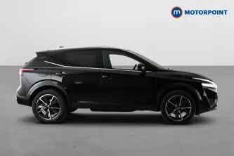 Nissan Qashqai Tekna Manual Petrol SUV - Stock Number (1682532) - Passenger side
