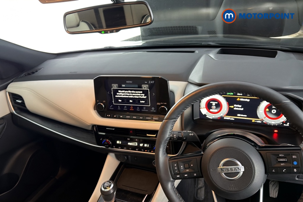 Nissan Qashqai Tekna Manual Petrol SUV - Stock Number (1682532) - 1st supplementary image