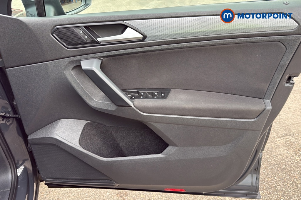 Volkswagen Tiguan Life Automatic Petrol SUV - Stock Number (1683331) - 18th supplementary image