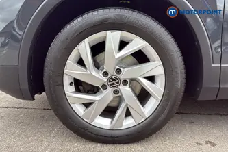 Volkswagen Tiguan Life Automatic Petrol SUV - Stock Number (1683331) - 44th supplementary image