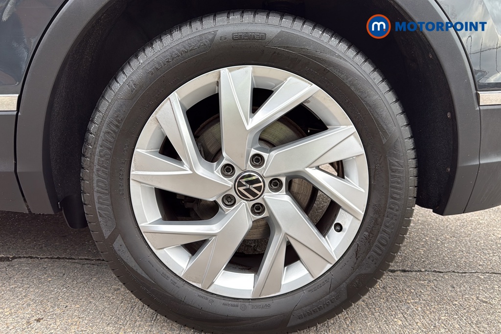 Volkswagen Tiguan Life Automatic Petrol SUV - Stock Number (1683331) - 45th supplementary image