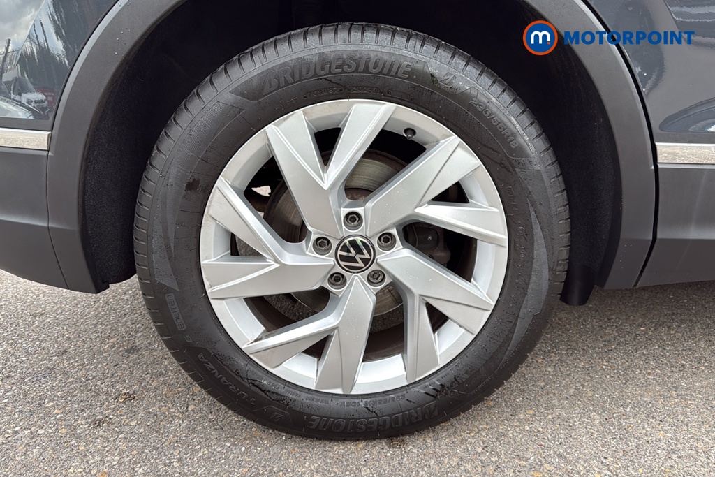 Volkswagen Tiguan Life Automatic Petrol SUV - Stock Number (1683331) - 46th supplementary image