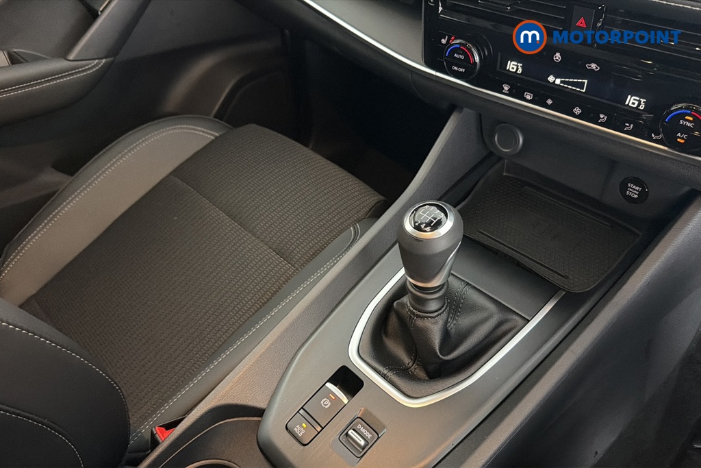 Nissan Qashqai N-Connecta Manual Petrol SUV - Stock Number (1683478) - 15th supplementary image