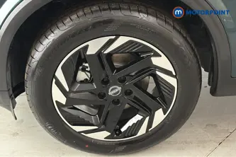 Nissan Qashqai N-Connecta Manual Petrol SUV - Stock Number (1683478) - 44th supplementary image