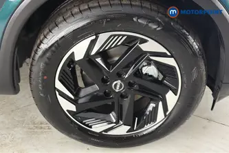 Nissan Qashqai N-Connecta Manual Petrol SUV - Stock Number (1683478) - 47th supplementary image