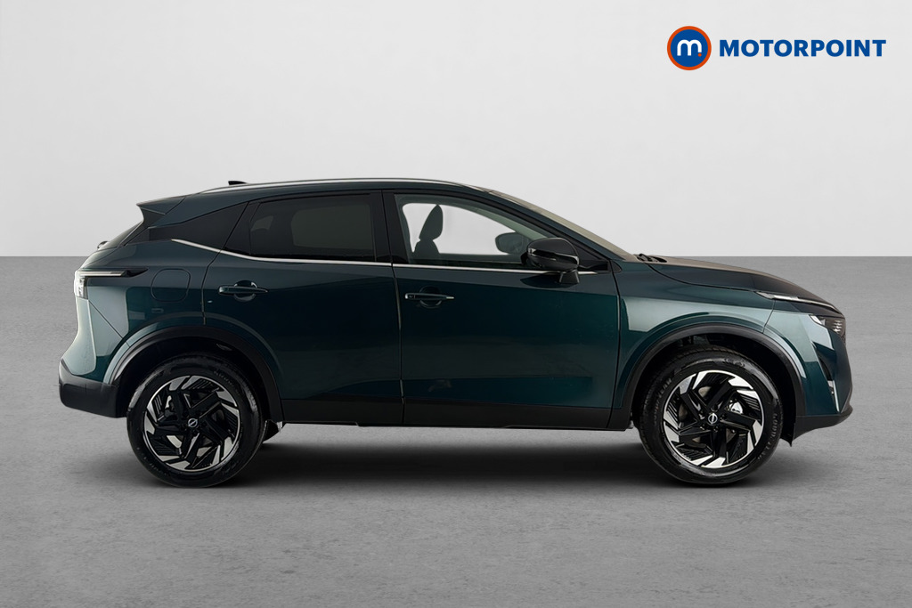 Nissan Qashqai N-Connecta Manual Petrol SUV - Stock Number (1683478) - Passenger side
