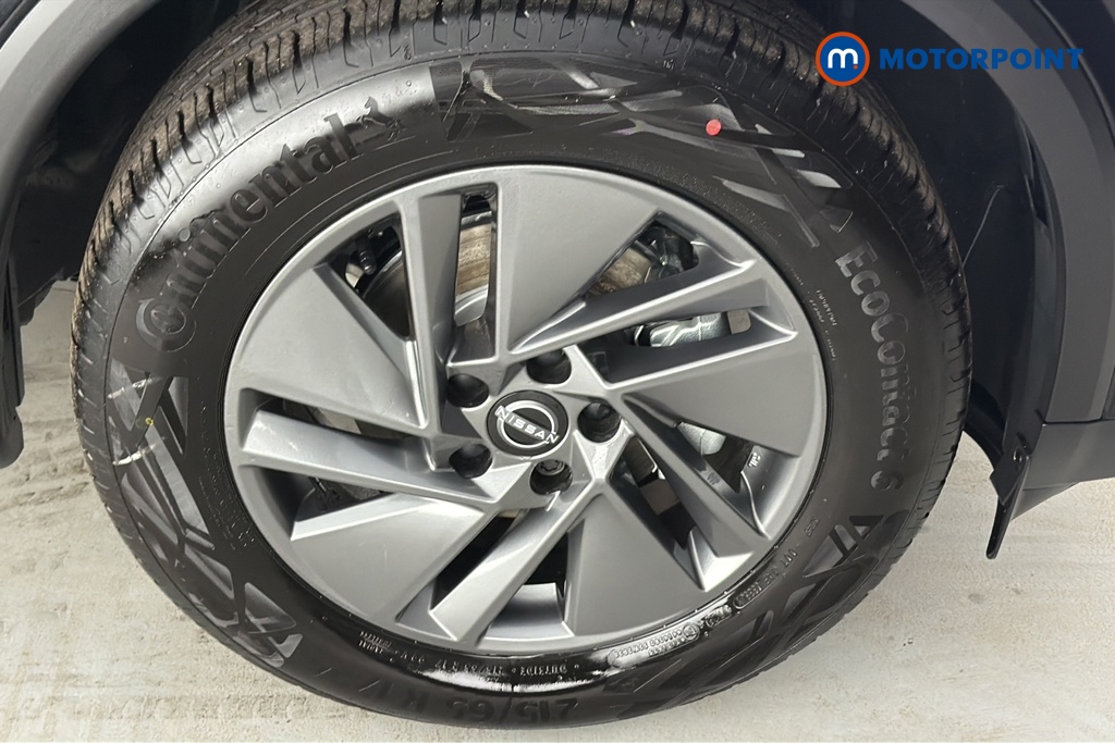 Nissan Qashqai Acenta Premium Manual Petrol SUV - Stock Number (1683516) - 47th supplementary image