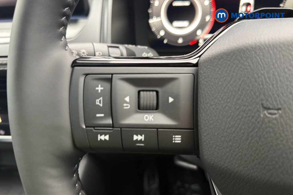 Nissan Qashqai N-Connecta Manual Petrol SUV - Stock Number (1683529) - 4th supplementary image
