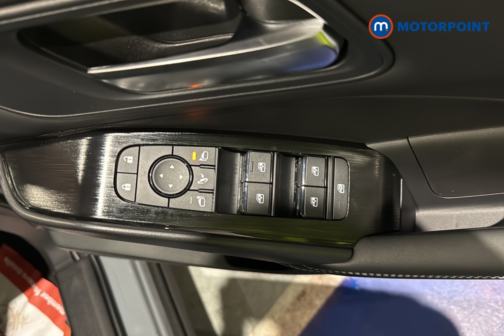 Nissan Qashqai N-Connecta Manual Petrol SUV - Stock Number (1683546) - 19th supplementary image