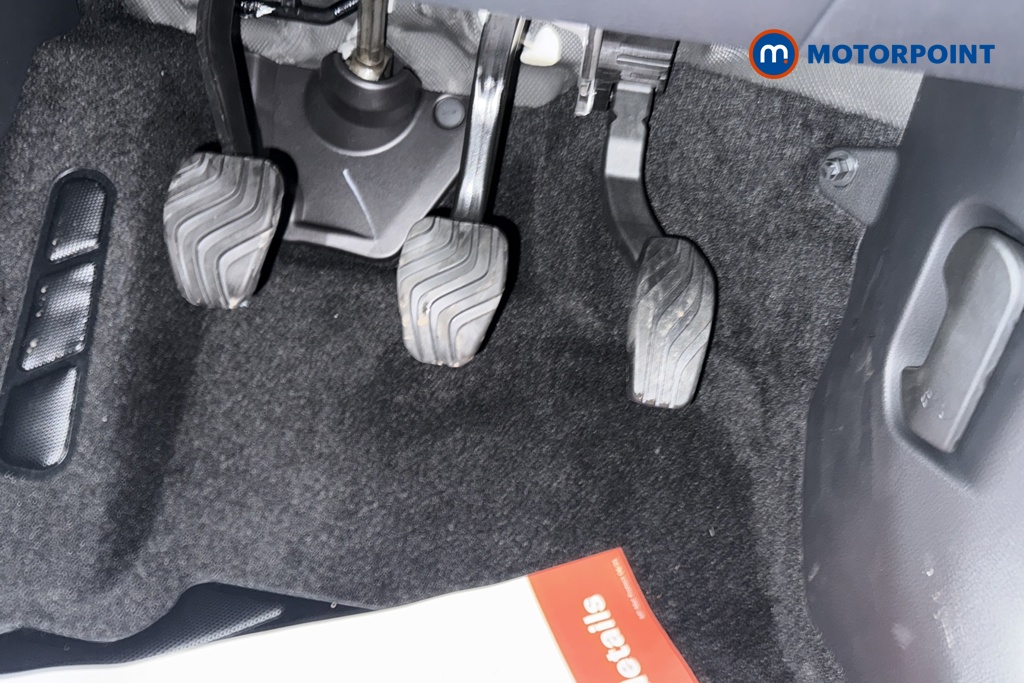 Nissan Qashqai N-Connecta Manual Petrol SUV - Stock Number (1683546) - 24th supplementary image