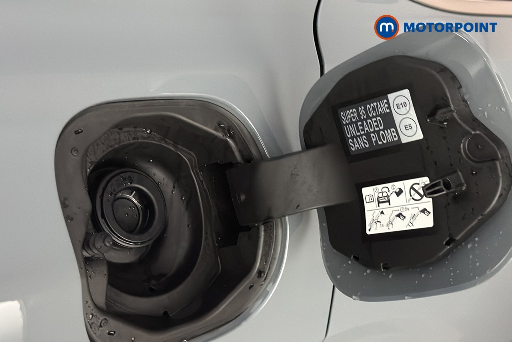 Nissan Qashqai N-Connecta Manual Petrol SUV - Stock Number (1683558) - 41st supplementary image