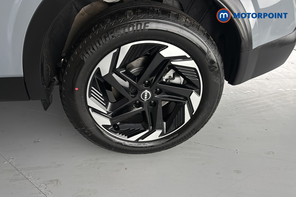 Nissan Qashqai N-Connecta Manual Petrol SUV - Stock Number (1683558) - 45th supplementary image