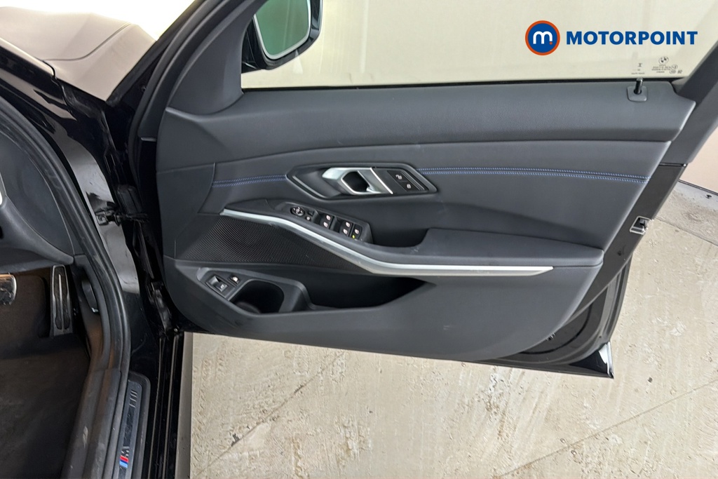BMW 3 Series M Sport Automatic Petrol Plug-In Hybrid Estate - Stock Number (1683867) - 18th supplementary image