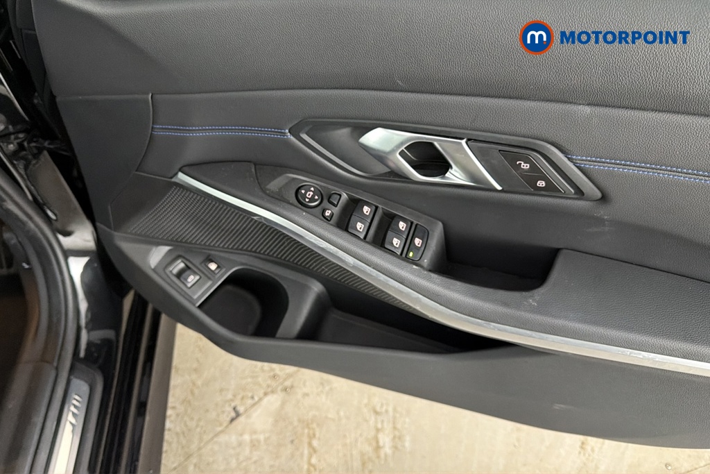 BMW 3 Series M Sport Automatic Petrol Plug-In Hybrid Estate - Stock Number (1683867) - 19th supplementary image