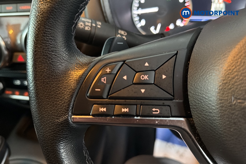 Nissan Juke N-Connecta Automatic Petrol SUV - Stock Number (1684630) - 4th supplementary image