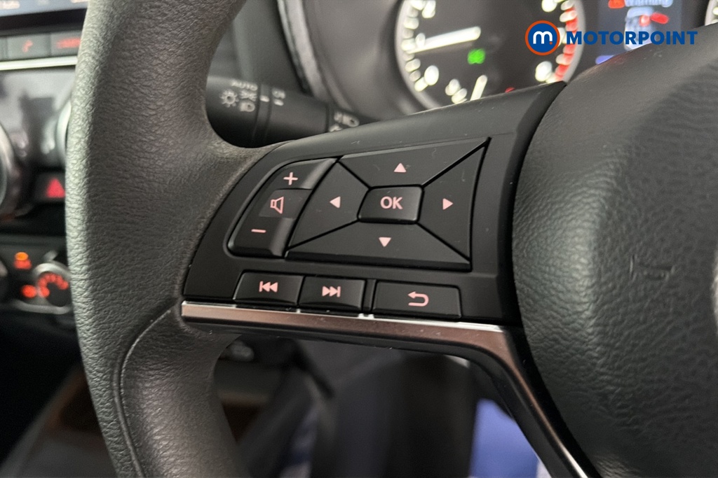 Nissan Juke Acenta Manual Petrol SUV - Stock Number (1685258) - 4th supplementary image