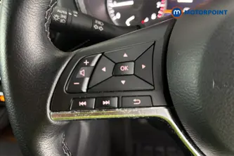 Nissan Juke N-Connecta Manual Petrol SUV - Stock Number (1686805) - 4th supplementary image