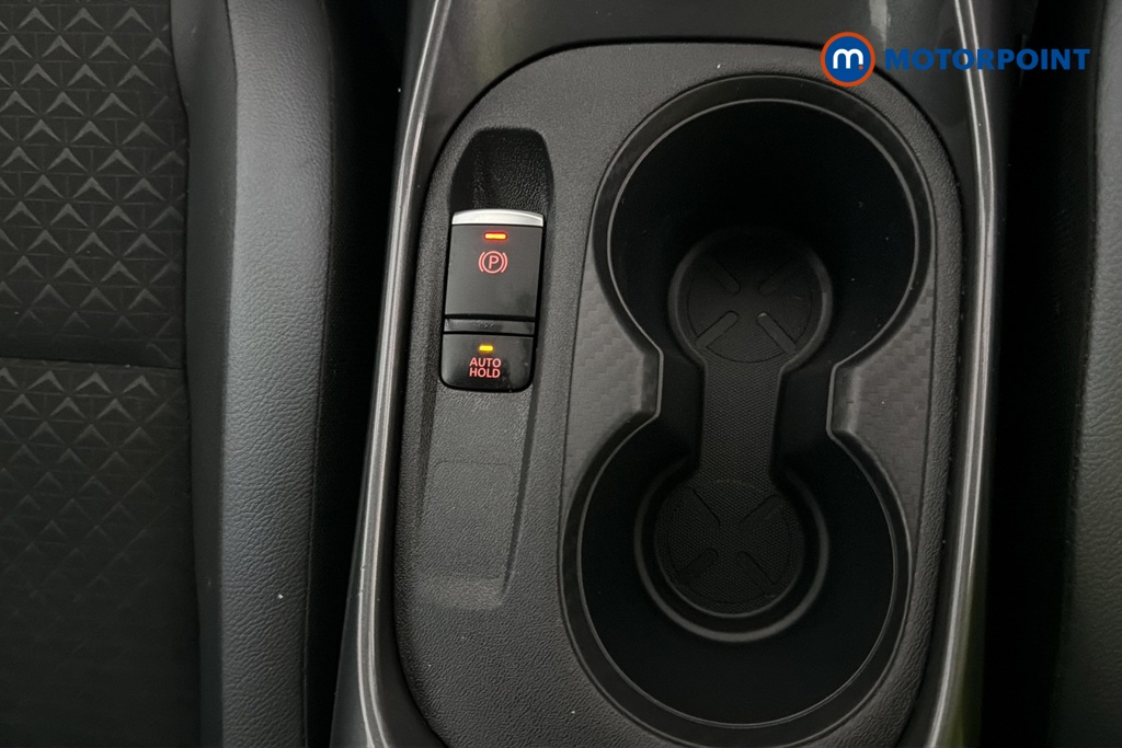 Nissan Juke N-Connecta Manual Petrol SUV - Stock Number (1686805) - 16th supplementary image