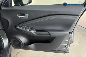 Nissan Juke N-Connecta Manual Petrol SUV - Stock Number (1686805) - 18th supplementary image