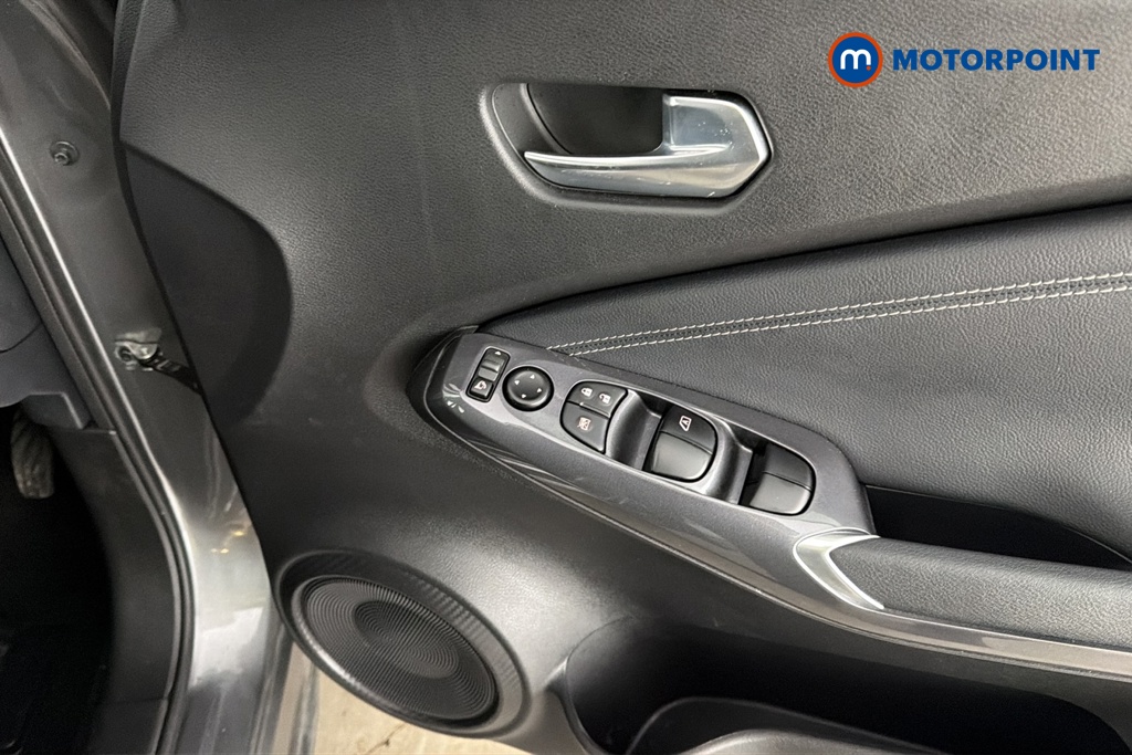 Nissan Juke N-Connecta Manual Petrol SUV - Stock Number (1686805) - 19th supplementary image