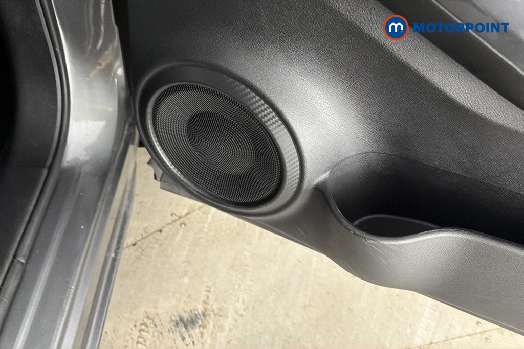 Nissan Juke N-Connecta Manual Petrol SUV - Stock Number (1686805) - 21st supplementary image