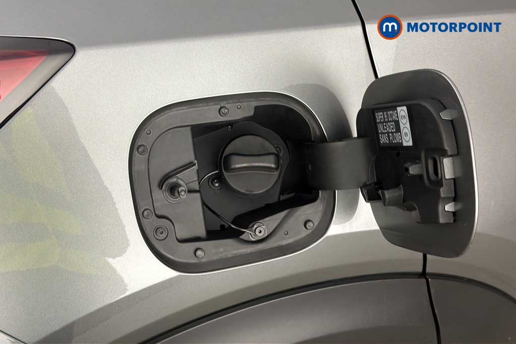 Nissan Juke N-Connecta Manual Petrol SUV - Stock Number (1686805) - 41st supplementary image