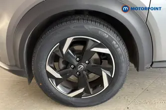 Nissan Juke N-Connecta Manual Petrol SUV - Stock Number (1686805) - 44th supplementary image