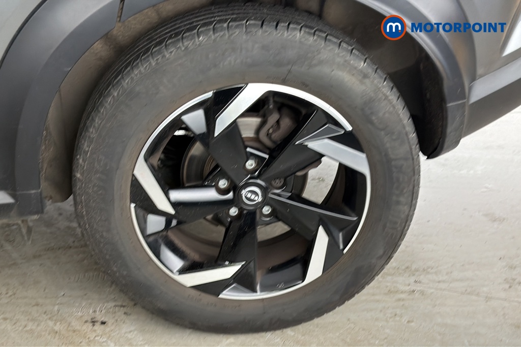 Nissan Juke N-Connecta Manual Petrol SUV - Stock Number (1686805) - 45th supplementary image