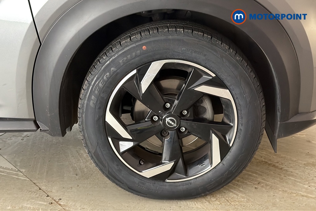 Nissan Juke N-Connecta Manual Petrol SUV - Stock Number (1686805) - 47th supplementary image