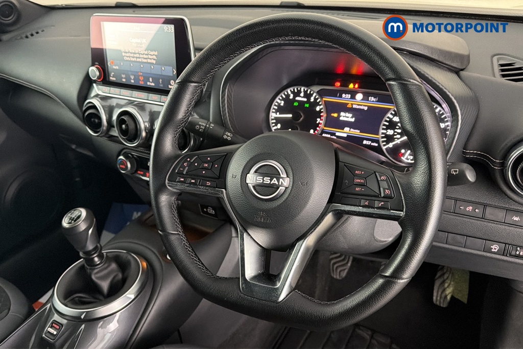 Nissan Juke N-Connecta Manual Petrol SUV - Stock Number (1686805) - 1st supplementary image