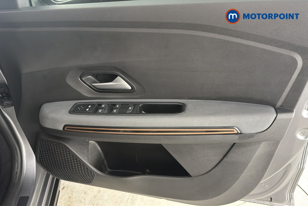 Dacia Sandero Stepway Extreme Manual Petrol Hatchback - Stock Number (1687015) - 18th supplementary image