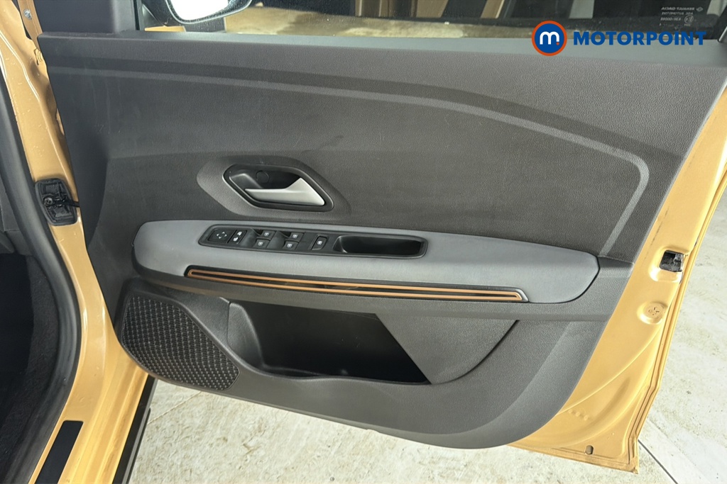 Dacia Sandero Stepway Extreme Manual Petrol Hatchback - Stock Number (1687021) - 18th supplementary image
