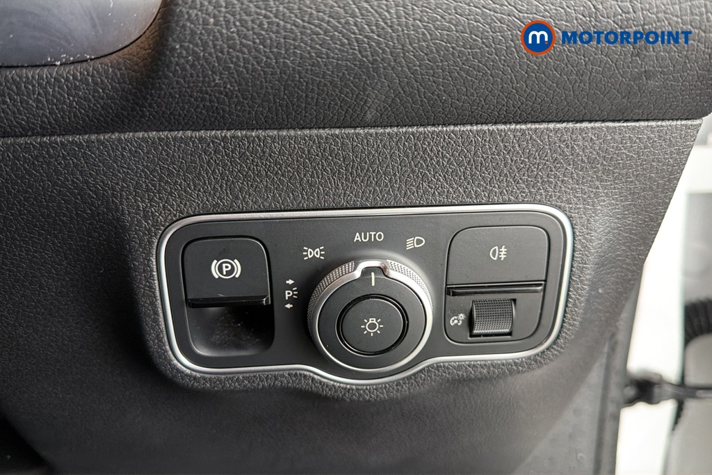 Mercedes-Benz GLB Amg Line Automatic Petrol SUV - Stock Number (1687130) - 11th supplementary image
