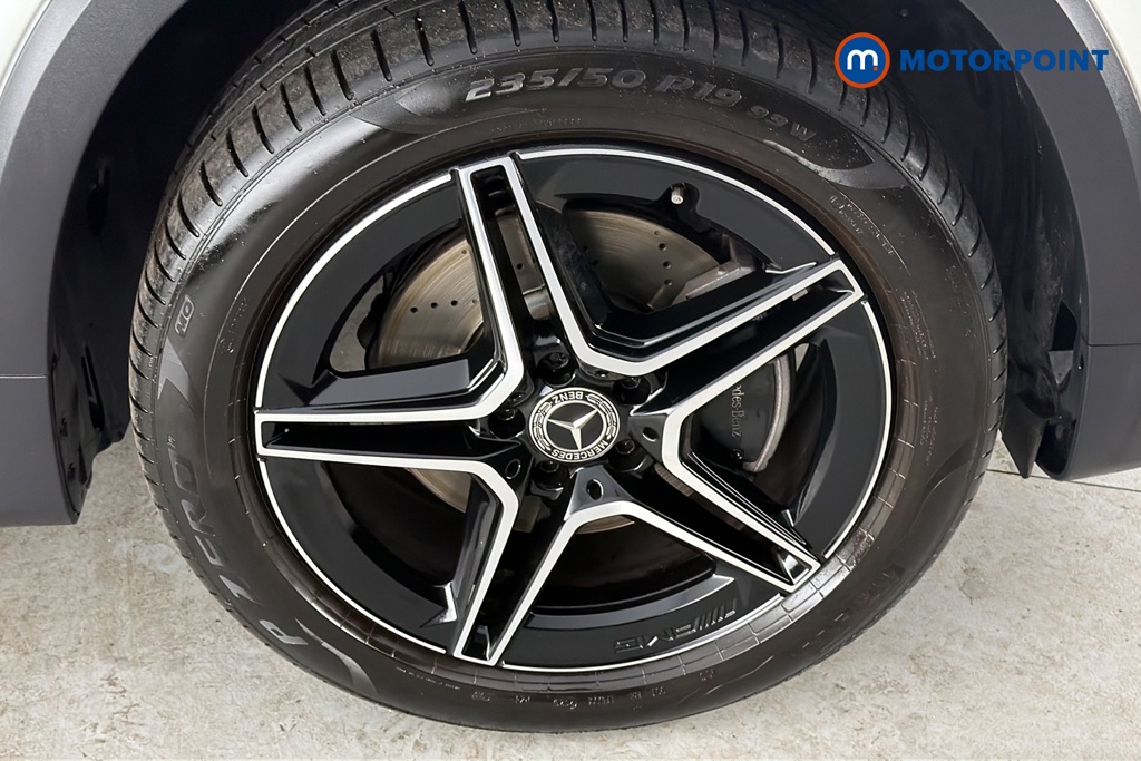 Mercedes-Benz GLB Amg Line Automatic Petrol SUV - Stock Number (1687130) - 47th supplementary image