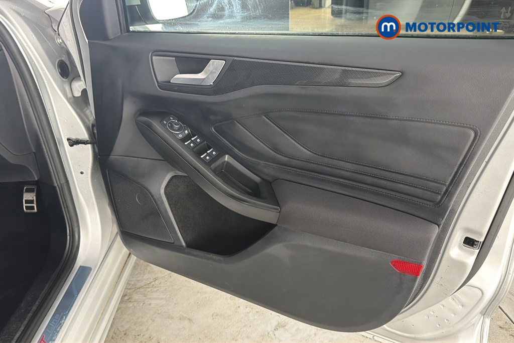 Ford Focus St-Line X Automatic Petrol Estate - Stock Number (1687602) - 18th supplementary image