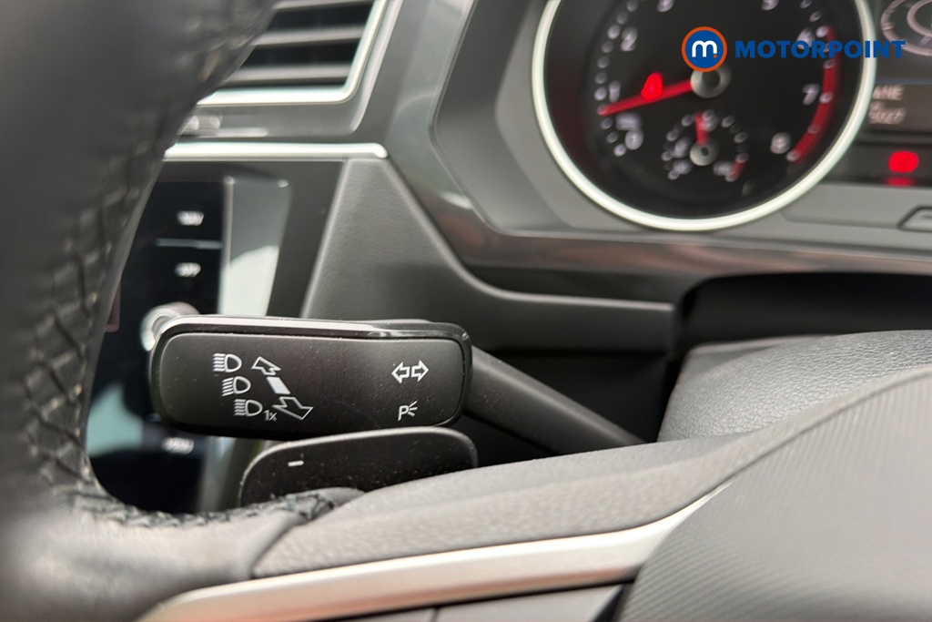 Volkswagen Tiguan Life Automatic Petrol SUV - Stock Number (1687729) - 5th supplementary image