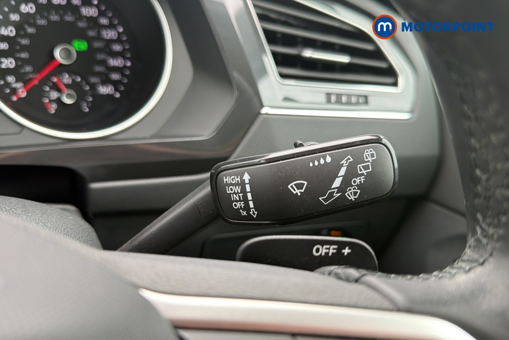 Volkswagen Tiguan Life Automatic Petrol SUV - Stock Number (1687729) - 6th supplementary image