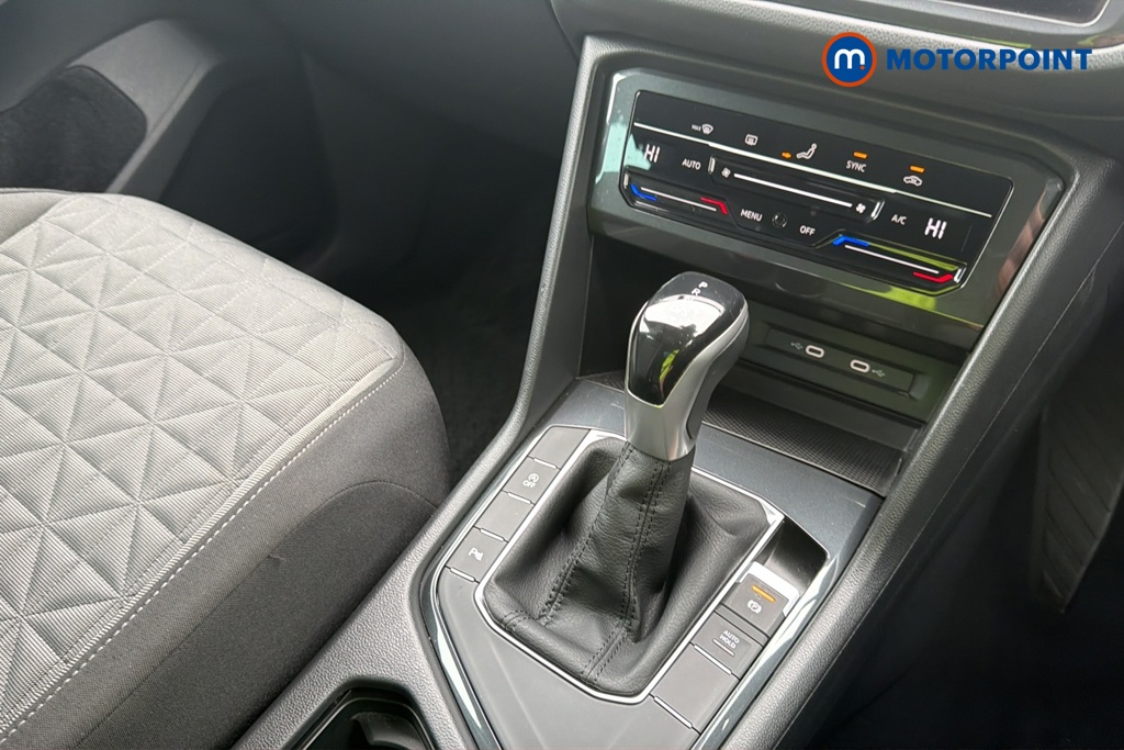 Volkswagen Tiguan Life Automatic Petrol SUV - Stock Number (1687729) - 15th supplementary image
